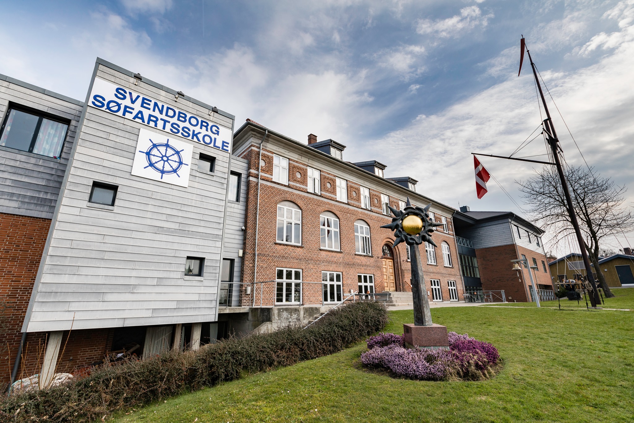 83758246 2760248844064278 825338958756970496 N