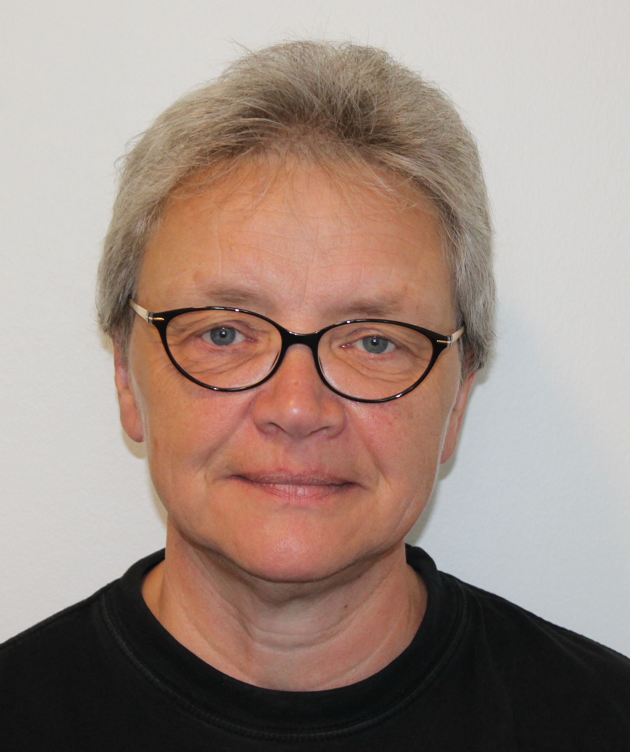 Bente Jørgensen , Servicemedarbejder (Info@Svesoef.Dk)